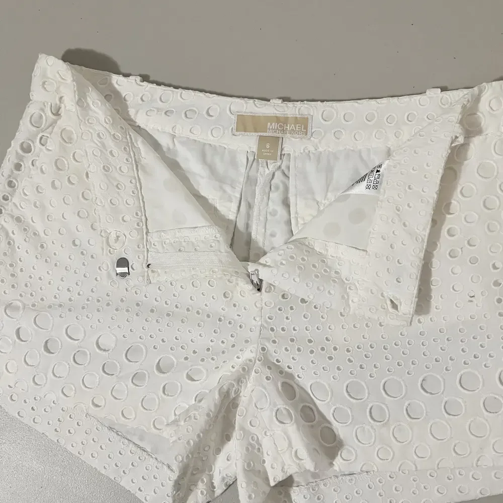 Michael Kors White Summer Eyelet Cotton‎ Shorts Size Small